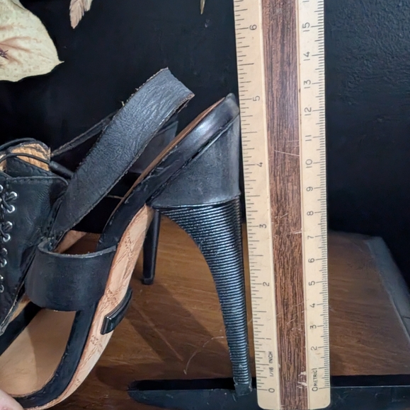 High heel L.A.M.B. black leather sandals - Picture 6 of 6